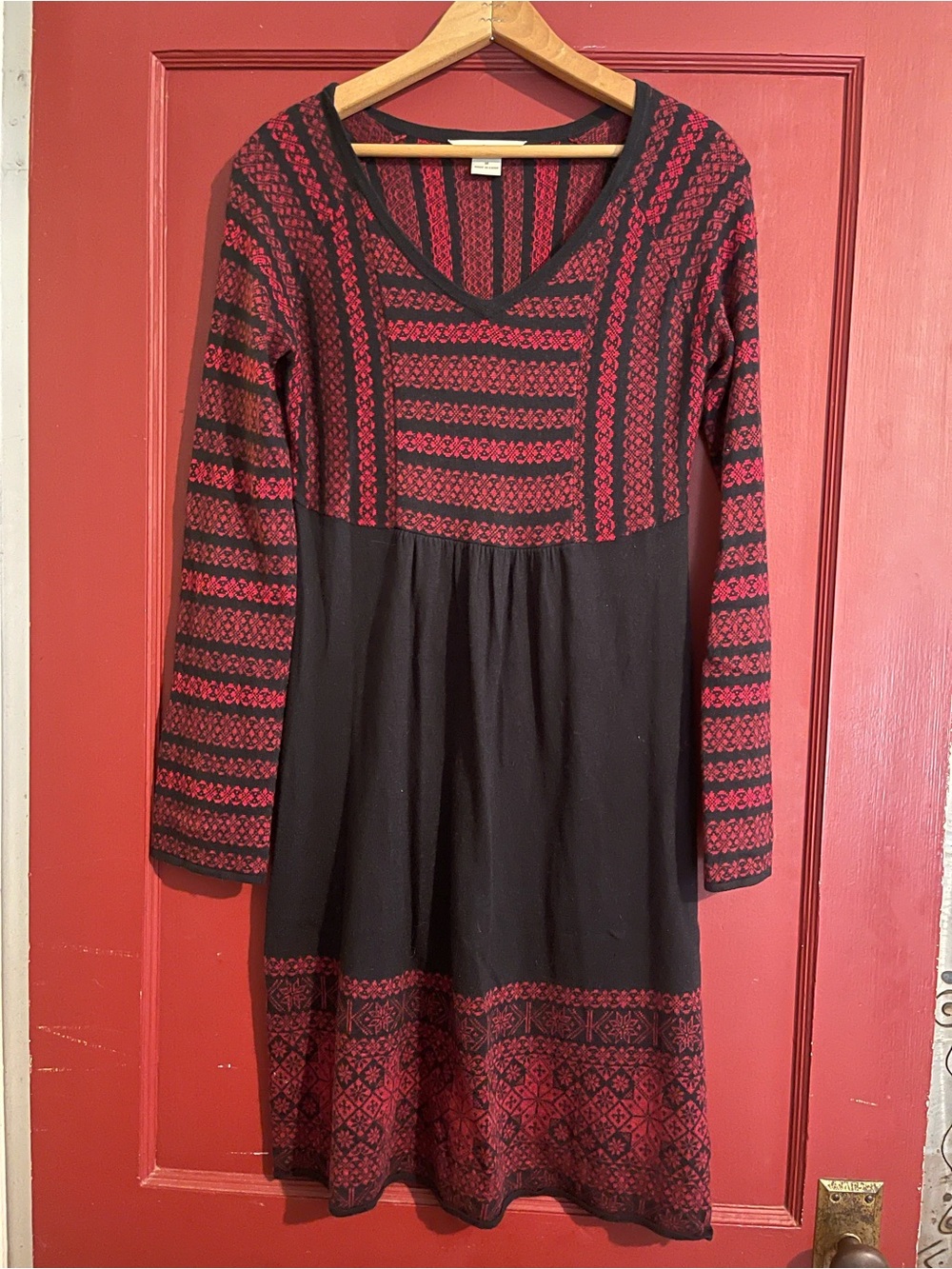 Natural Reflections Black and Red Long-Sleeve Patterned Knit Dress